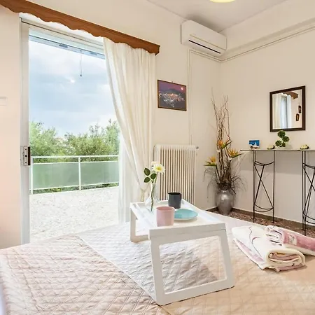 Seaside Family Haven - Avia's Spacious Getaway * Avia