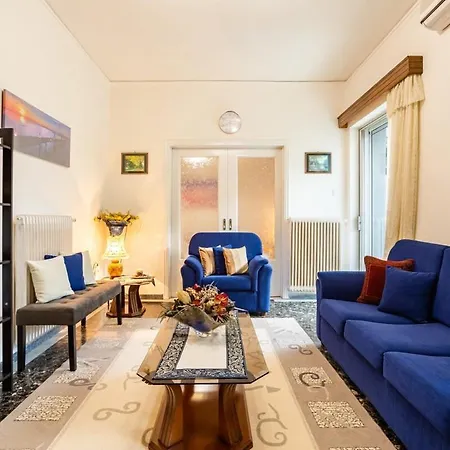 Apartment Seaside Family Haven - Avia's Spacious Getaway Avia